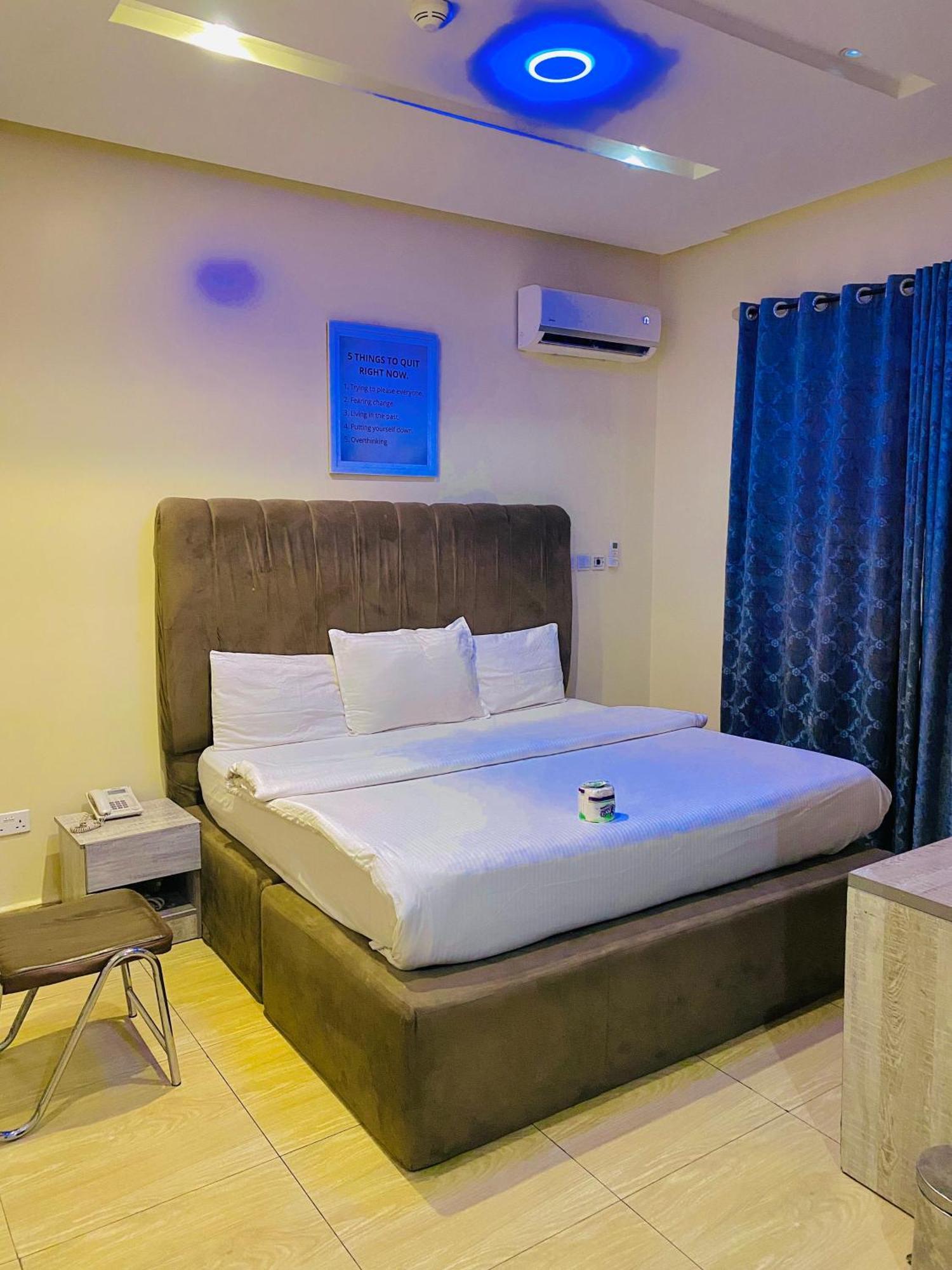 Vibes Suites Kaba 外观 照片